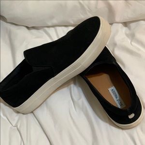 Steve Madden slip on